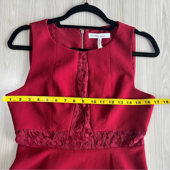 NWT BCBGENERATION Sleeveless Lace Embellished Fit and Flare Formal Dress Size 6 - Picture 9 of 10